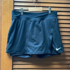Nike black skort size small S